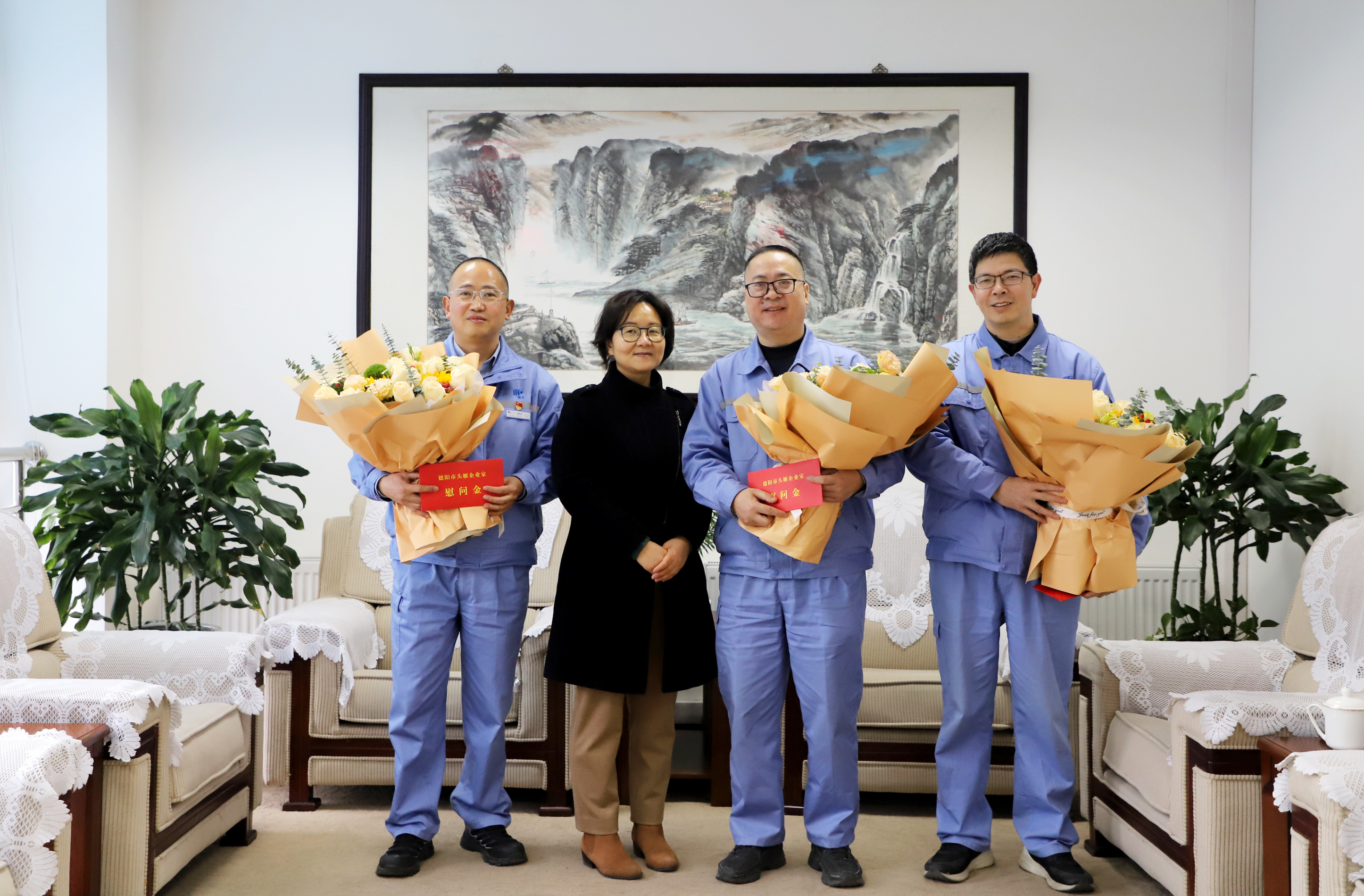 幸福美豐年：德陽經(jīng)開區(qū)到化肥分公司慰問頭雁企業(yè)家